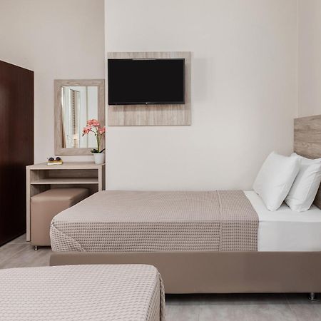 ניי פורי Hotel Grekas מראה חיצוני תמונה