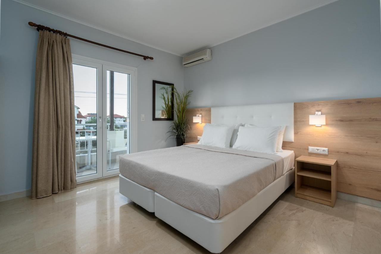 ניי פורי Hotel Grekas מראה חיצוני תמונה
