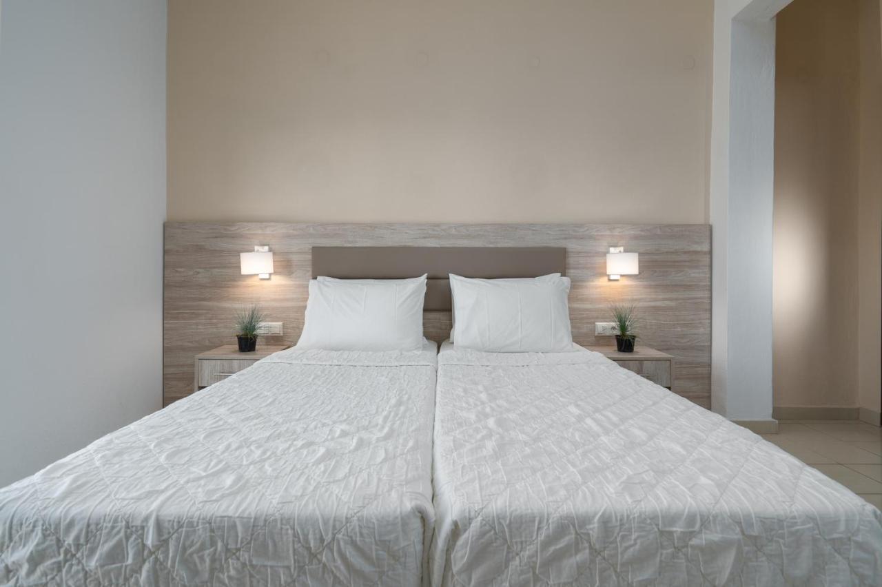 ניי פורי Hotel Grekas מראה חיצוני תמונה