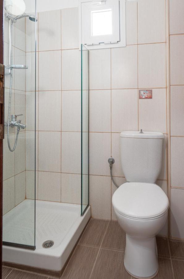ניי פורי Hotel Grekas מראה חיצוני תמונה