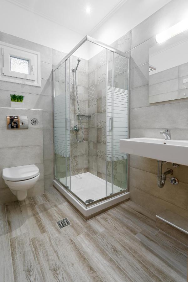 ניי פורי Hotel Grekas מראה חיצוני תמונה