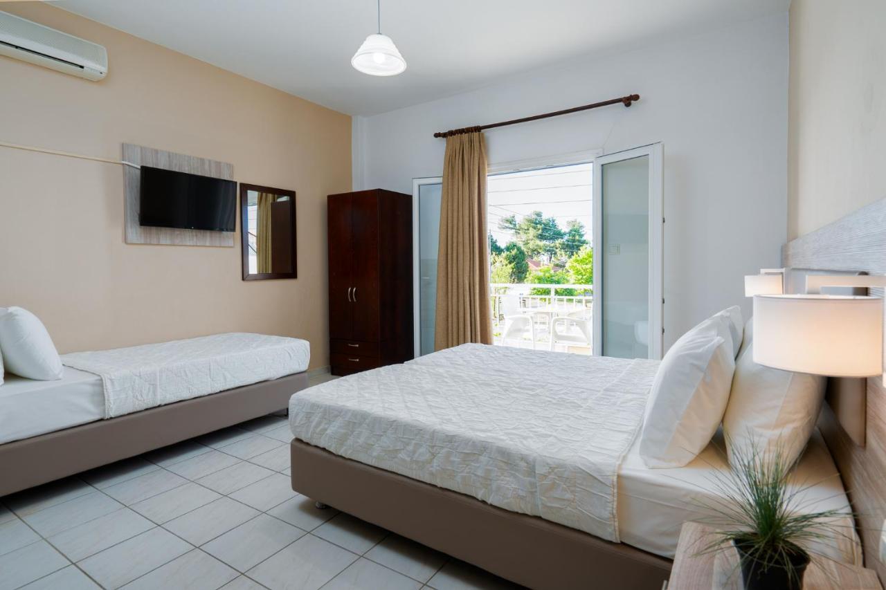 ניי פורי Hotel Grekas מראה חיצוני תמונה