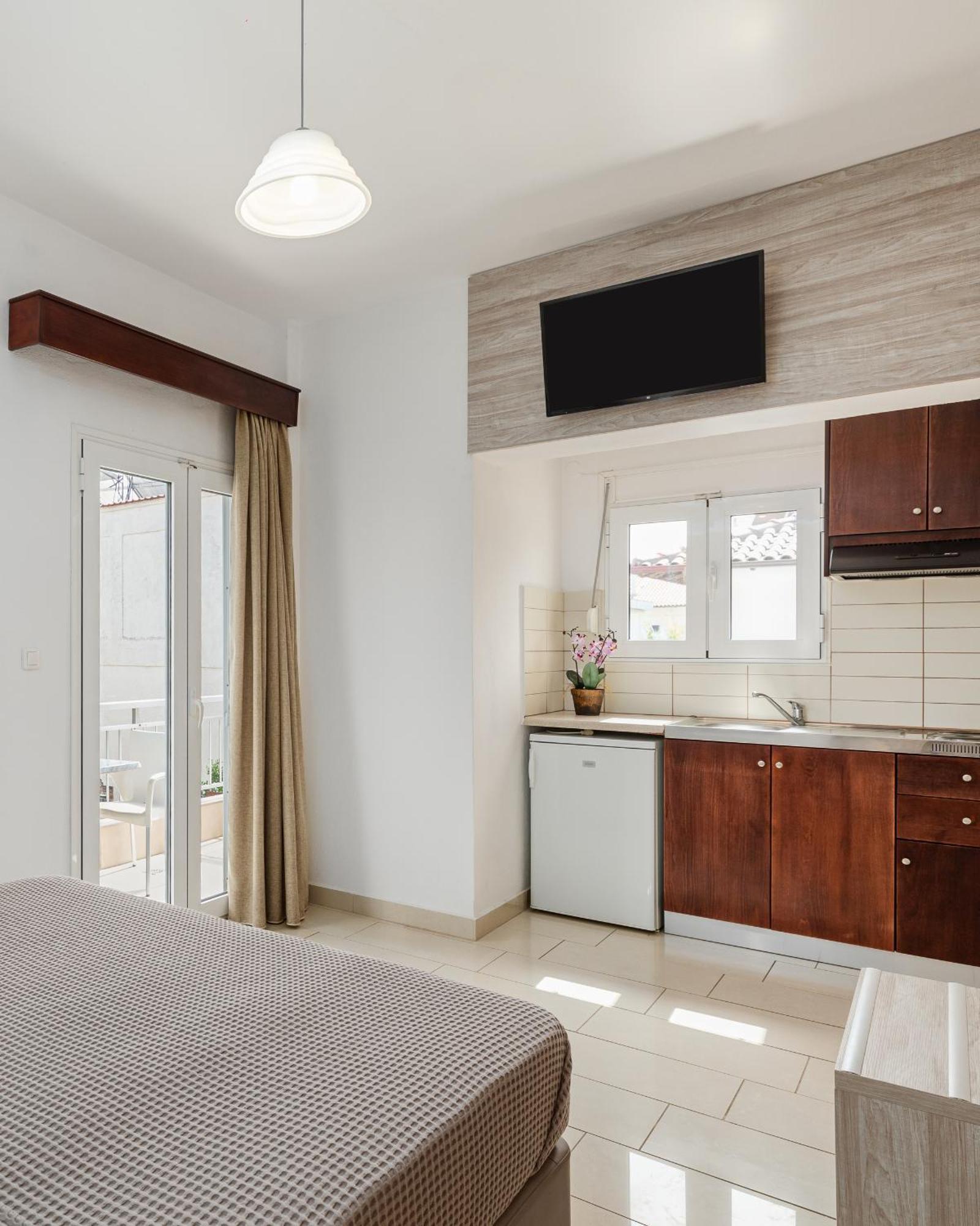 ניי פורי Hotel Grekas מראה חיצוני תמונה