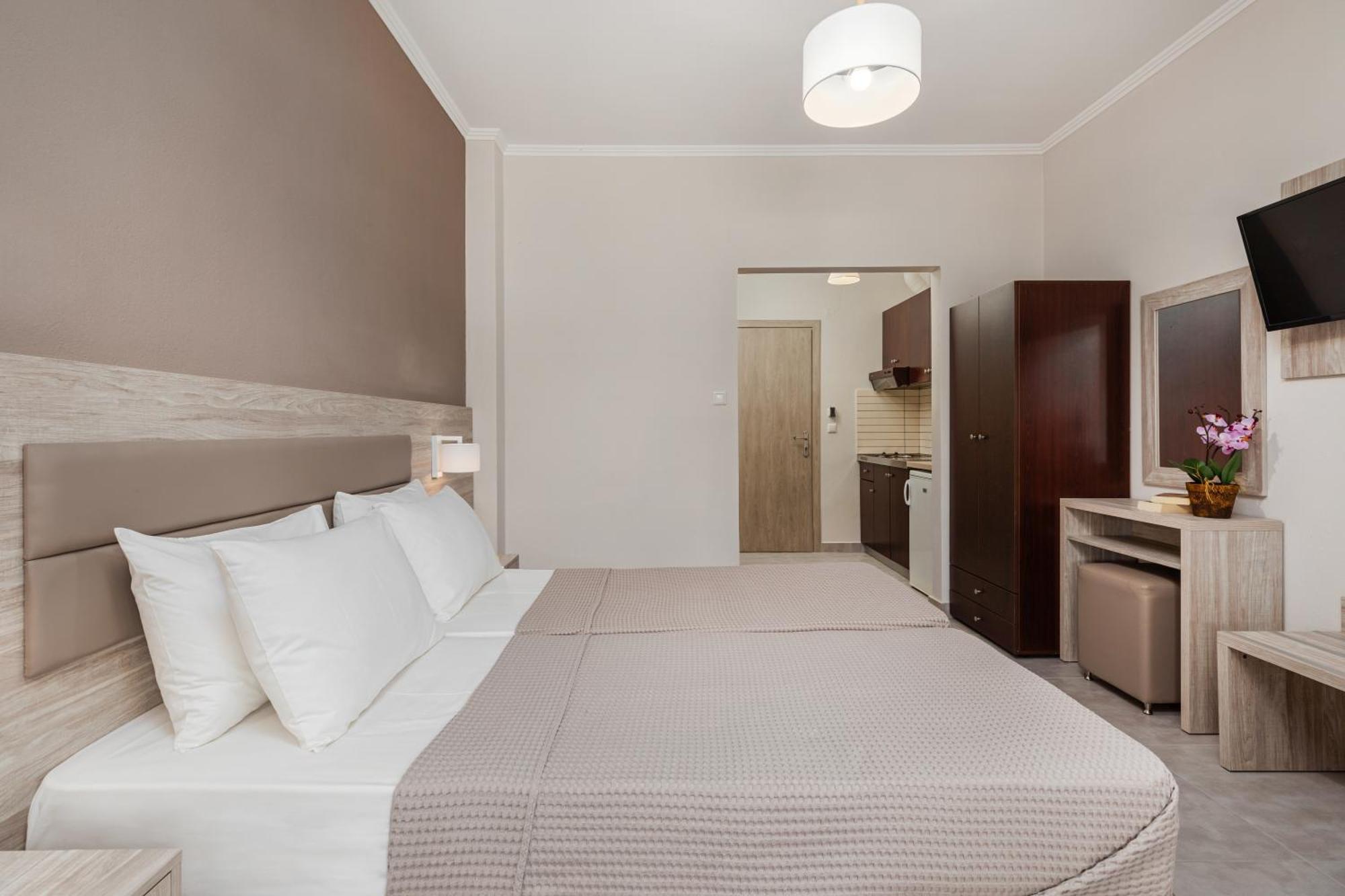 ניי פורי Hotel Grekas מראה חיצוני תמונה