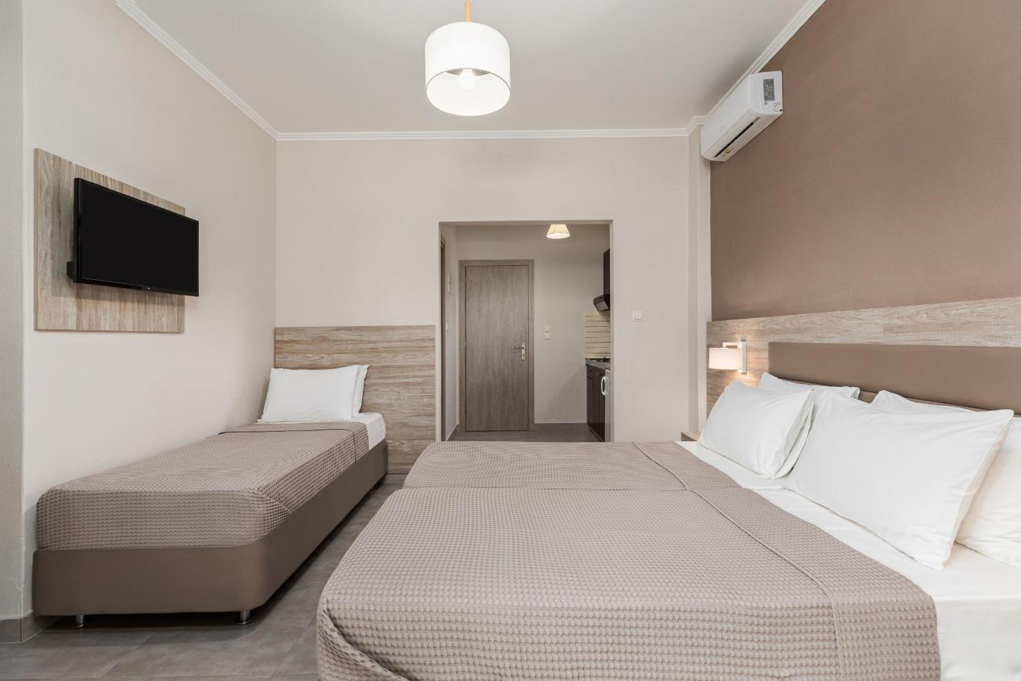 ניי פורי Hotel Grekas מראה חיצוני תמונה