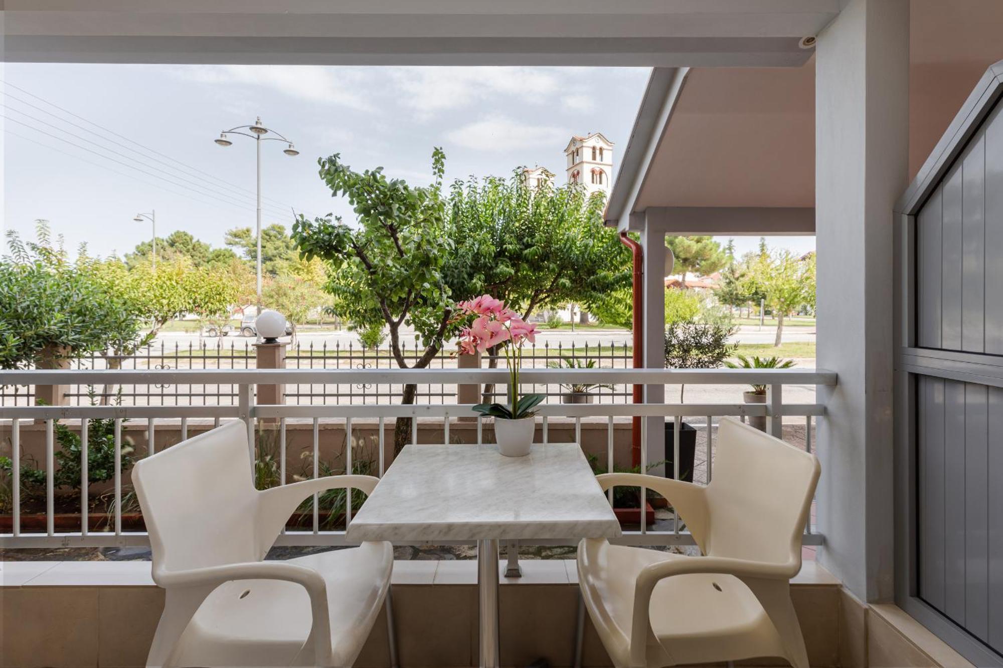 ניי פורי Hotel Grekas מראה חיצוני תמונה
