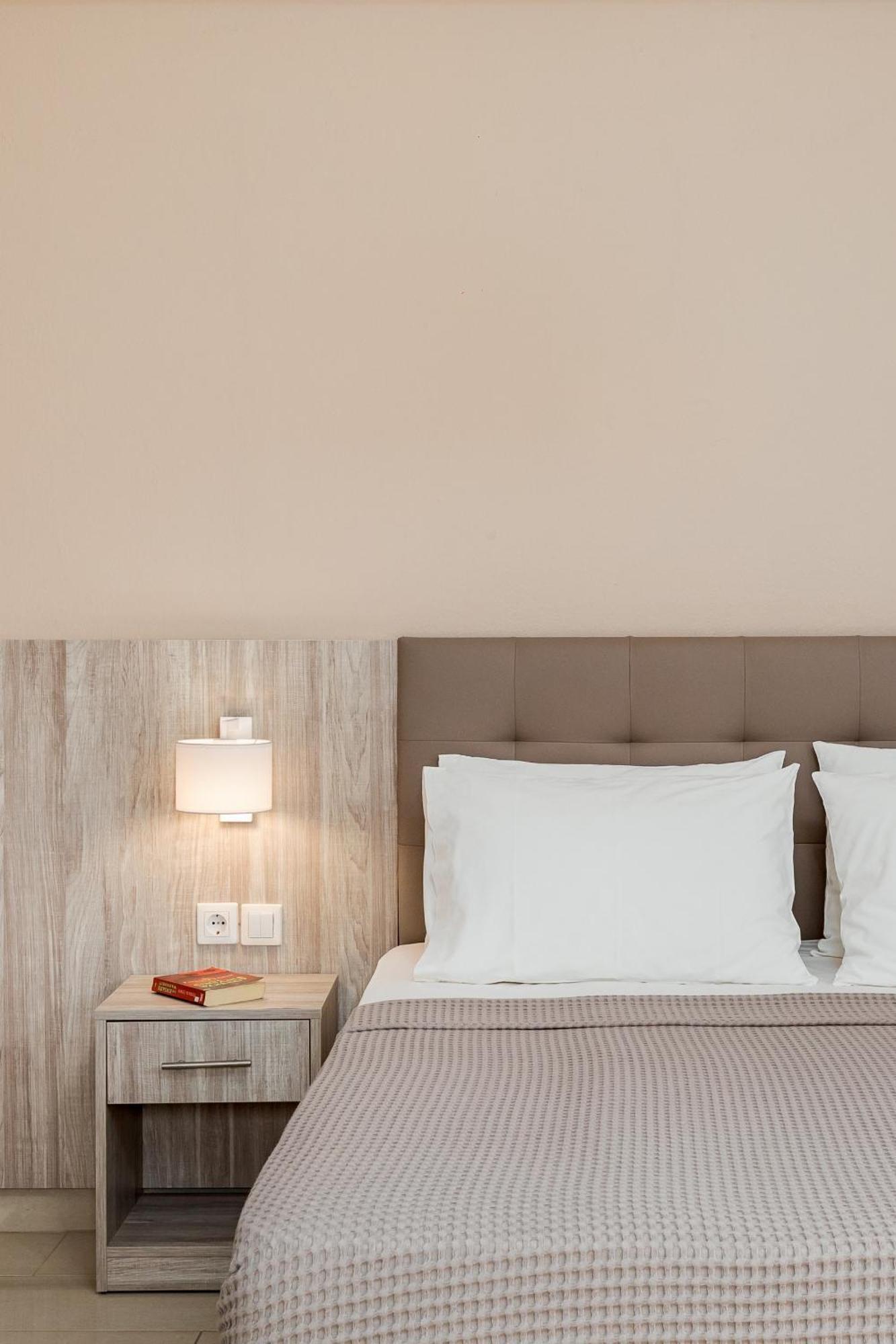 ניי פורי Hotel Grekas מראה חיצוני תמונה