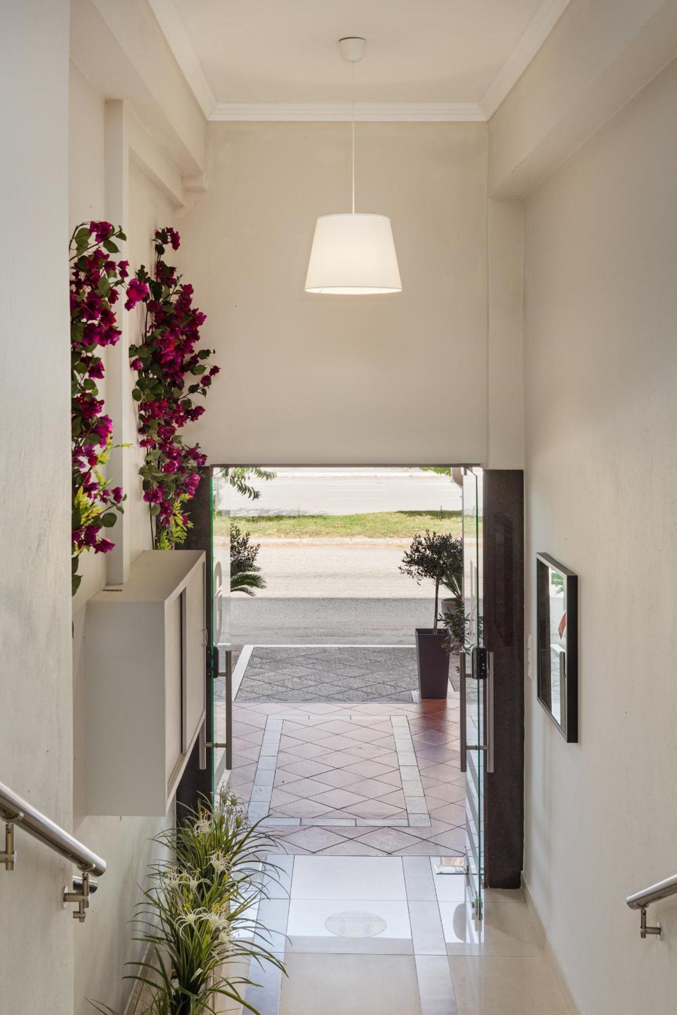 ניי פורי Hotel Grekas מראה חיצוני תמונה