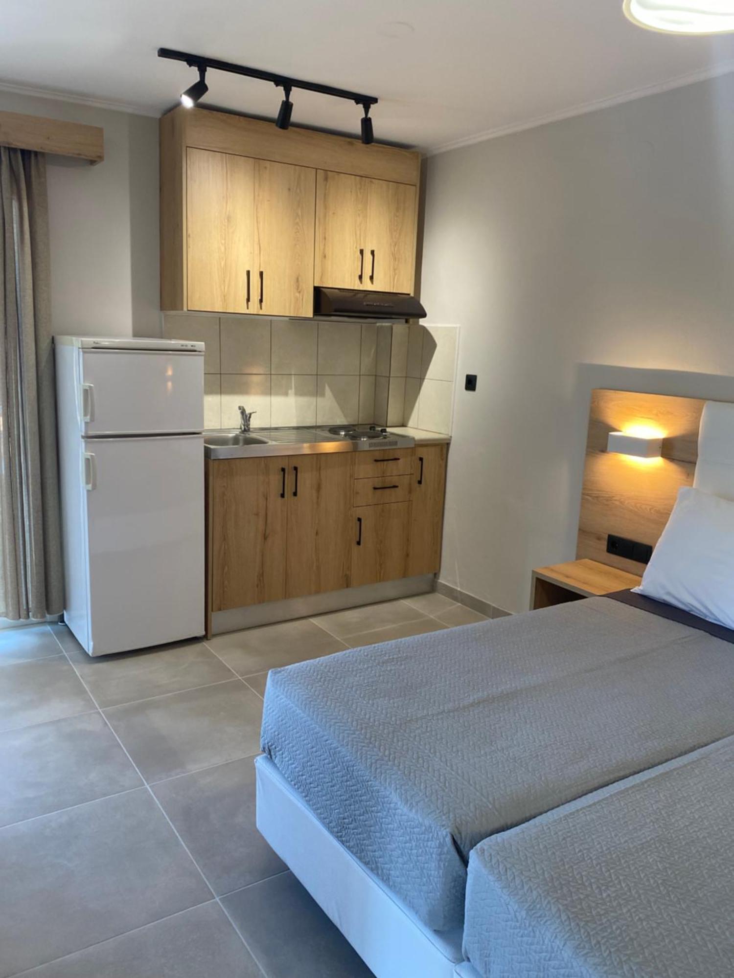 ניי פורי Hotel Grekas מראה חיצוני תמונה