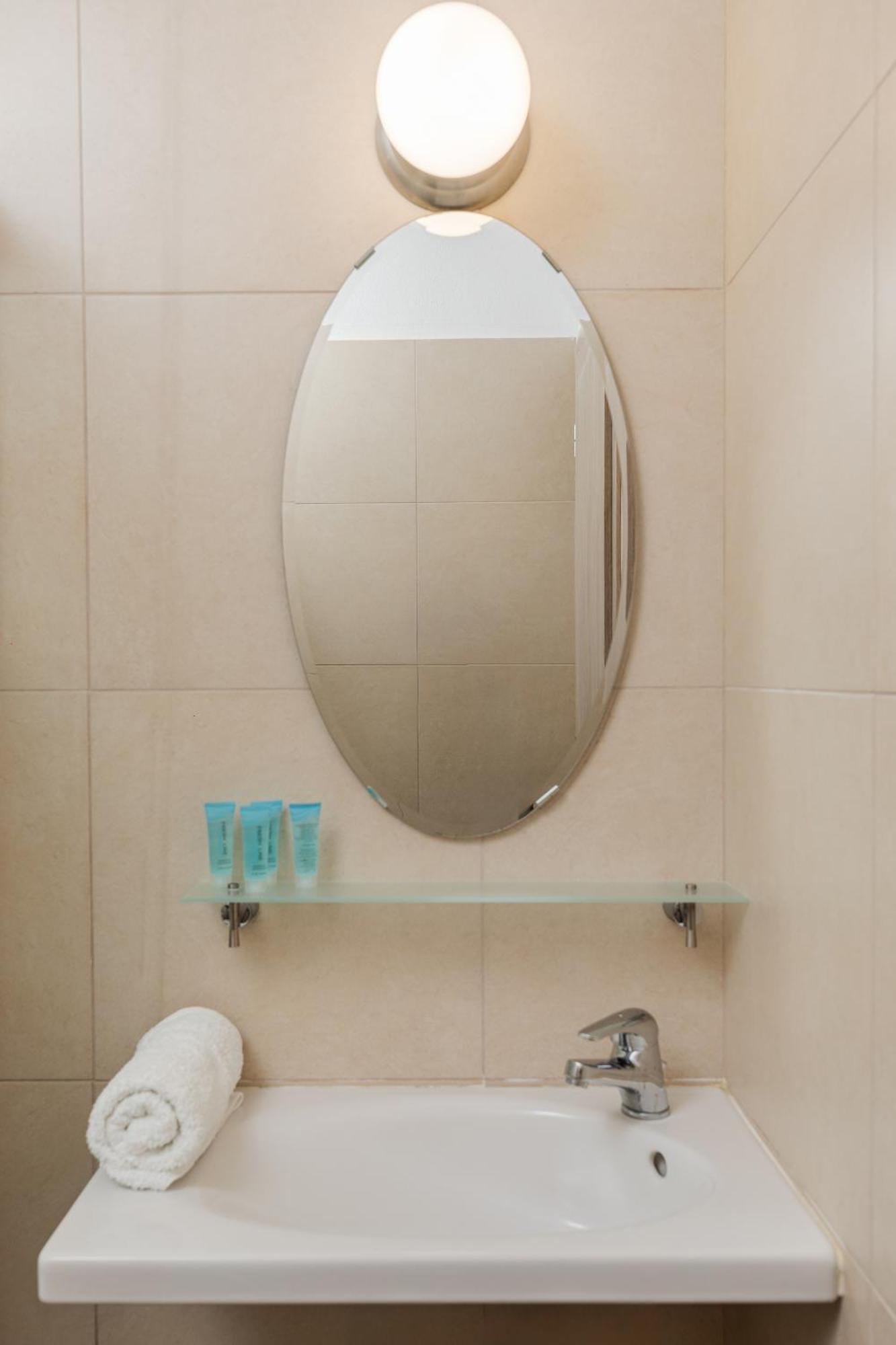 ניי פורי Hotel Grekas מראה חיצוני תמונה